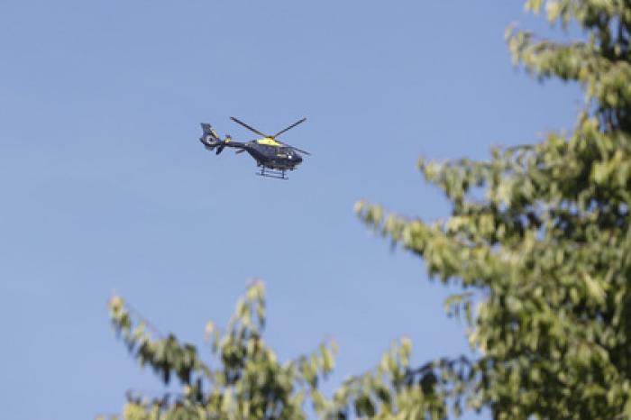 Любительница загорать голышом взбунтовалась из-за подглядывающего полицейского