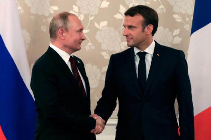 Макрон поспорил с Путиным об акциях протеста во Франции и России