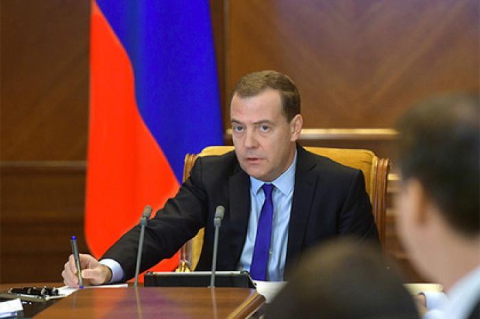 Медведев раскритиковал регионы за медленную работу по очистке Волги