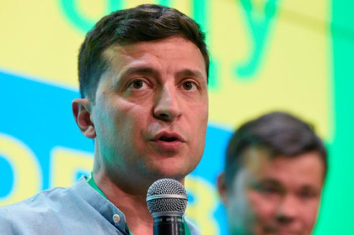 Партия Зеленского объяснилась за подготовку сотен поправок в конституцию