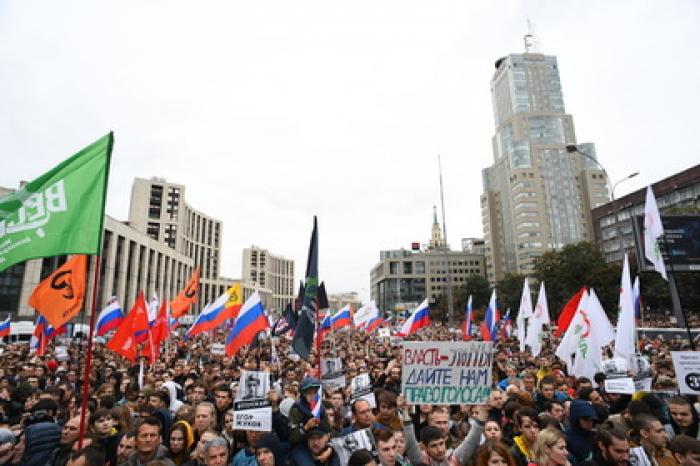 Полиция назвала число протестующих в центре Москвы