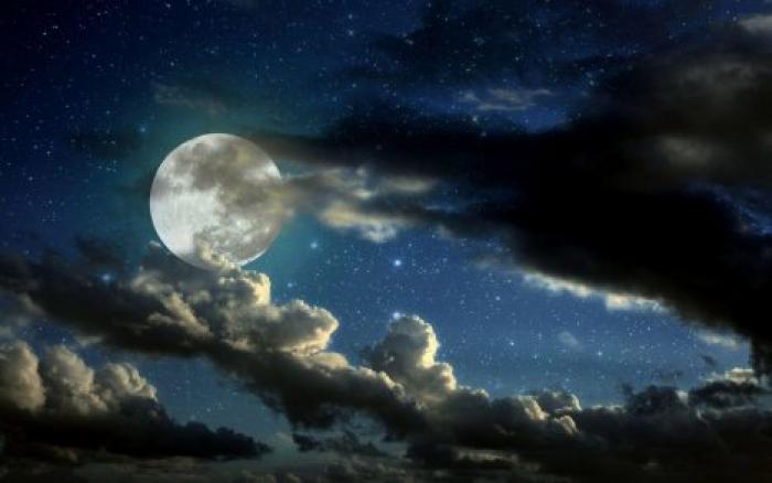 Полнолуние 15 августа: что нельзя делать и как "осетровая" луна повлияет на знаки Зодиака