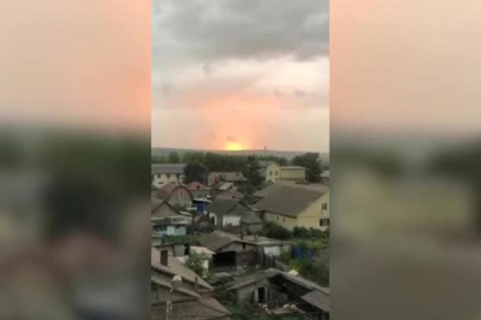 Появилось видео взрывов на военном арсенале в Красноярском крае