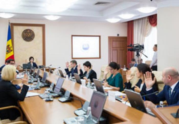 ПРАВИТЕЛЬСТВО ВЫДЕЛИЛО 6,8 МЛН. ЛЕЕВ НА ПРИОБРЕТЕНИЕ КВАРТИР ЖИЛЬЦАМ АВАРИЙНОГО ДОМА В ОТАЧЬ