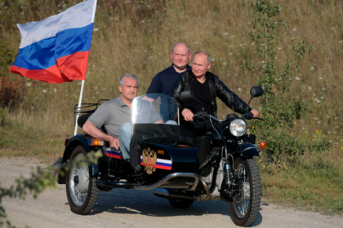 Путин похвалил главу Крыма