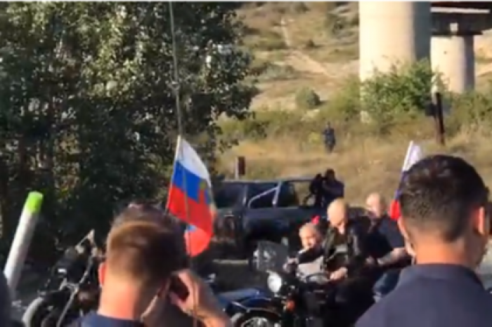 Путин за рулем мотоцикла «Урал» прибыл на байк-шоу