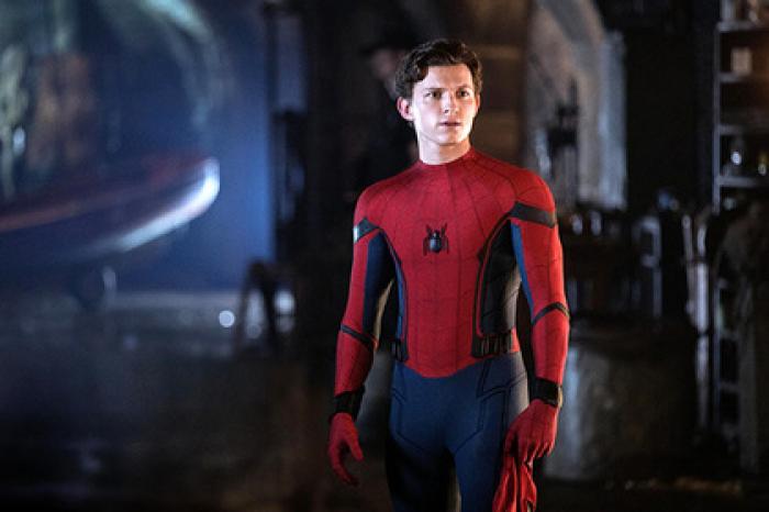 Расстроенные фанаты ответили мемами на исчезновение Человека-паука из Marvel