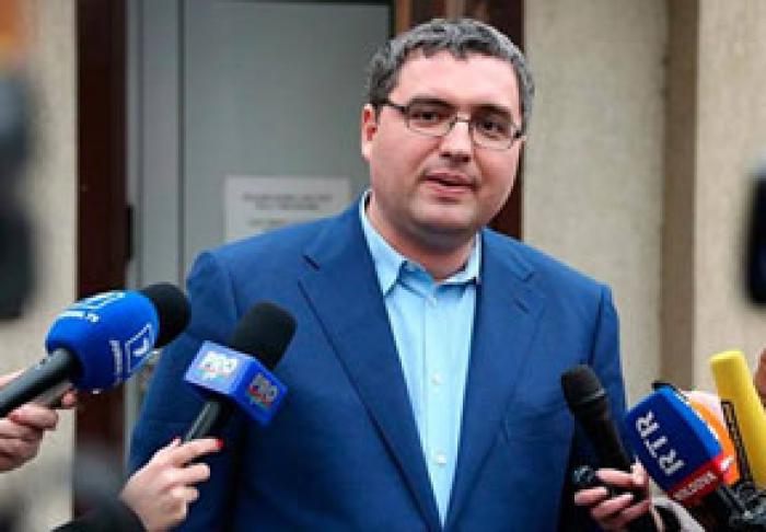 РЕНАТО УСАТЫЙ: "НОВАЯ ВЛАСТЬ В МОЛДОВЕ НЕСПОСОБНА ПОСАДИТЬ ДАЖЕ УБОРЩИЦУ ПЛАХОТНЮКА"
