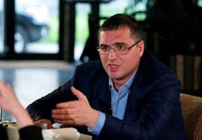 РЕНАТО УСАТЫЙ СОЖАЛЕЕТ, КАК ВЯЧЕСЛАВ ПЛАТОН "ПЫТАЕТСЯ ПОДЛИЗЫВАТЬСЯ К ИГОРЮ ДОДОНУ"