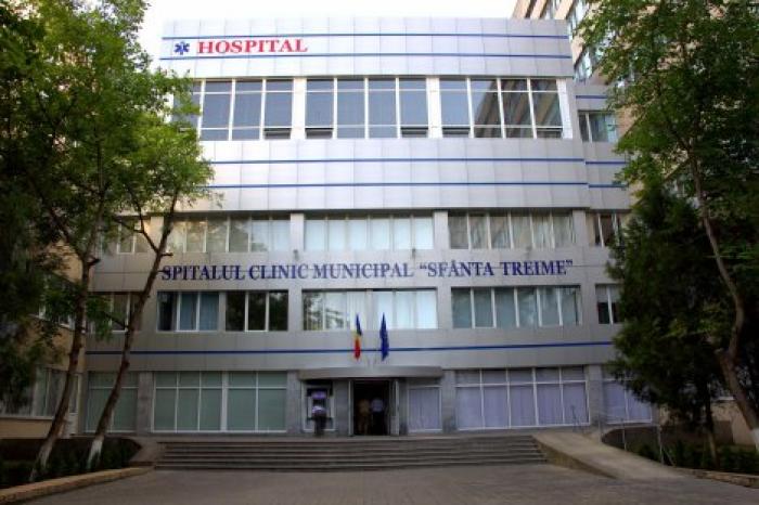 Родственники 69-летней женщины обвиняют врачей столичной больницы "Святой троицы" в халатности