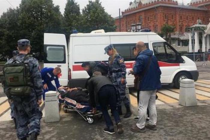 Сотрудники Росгвардии оказали помощь иностранцу в центре Москвы