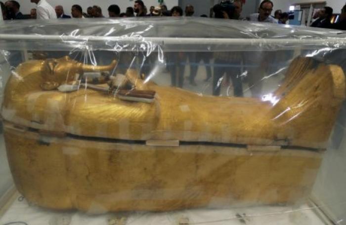 В Египте впервые реставрируют саркофаг Тутанхамона