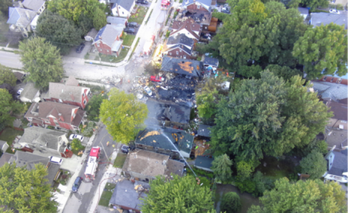 В Канаде из-за ДТП разрушены семь домов, жители 100 домов эвакуированы