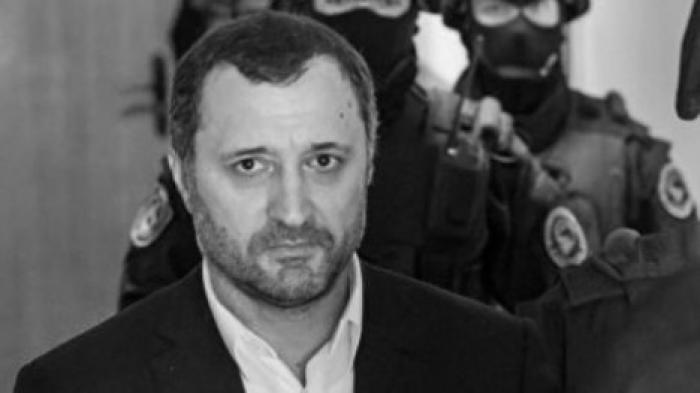 Владу Филату сократили срок заключения