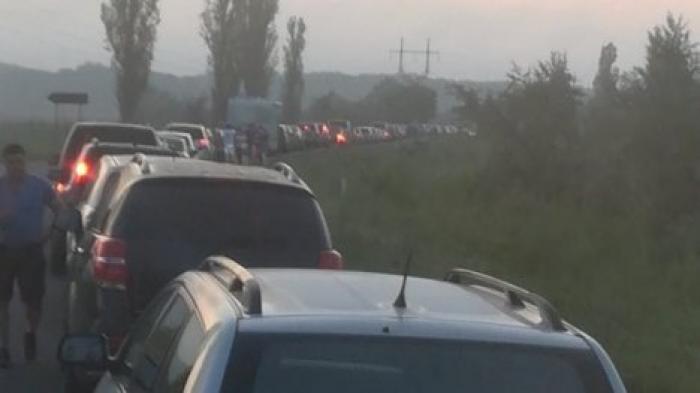 Внимание, путешественники: На многих КПП на границе с Украиной образовались километровые пробки