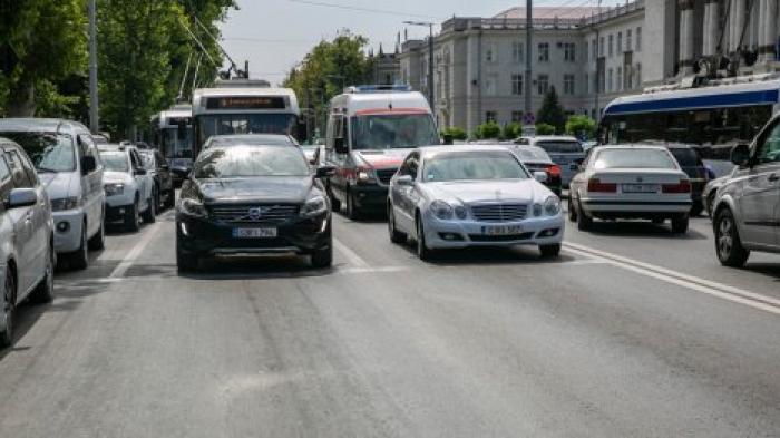 Водители из нескольких районов страны будут платить за полис ОСАГО столько же, сколько и водители из Кишинева