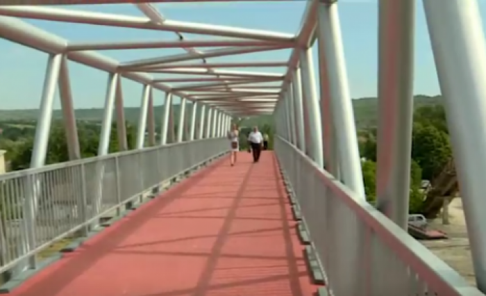 В Страшенах появился новый современный пешеходный мост