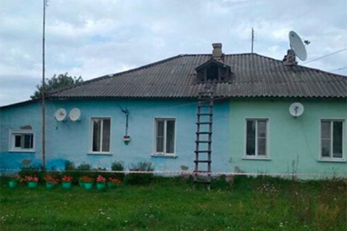 Зарубившего семью российского подростка похоронили отдельно от родных