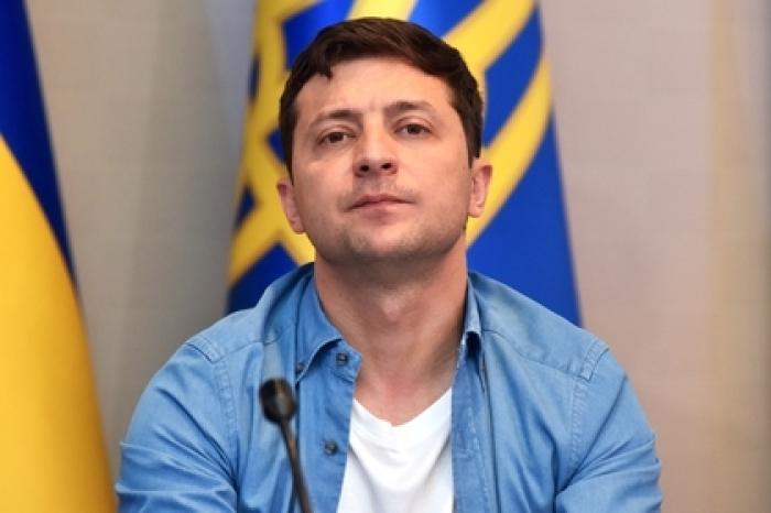 Зеленский ни разу не упомянул Россию во время выступления на Майдане