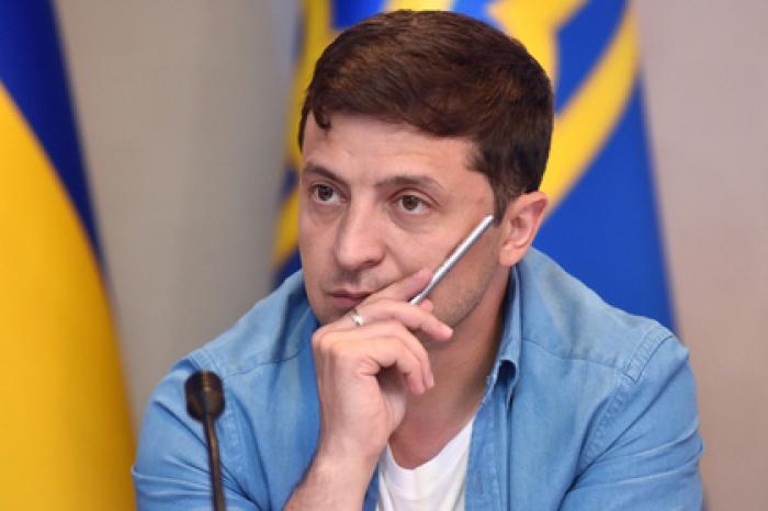 Зеленский пообещал украинцам упростить поездки в Крым