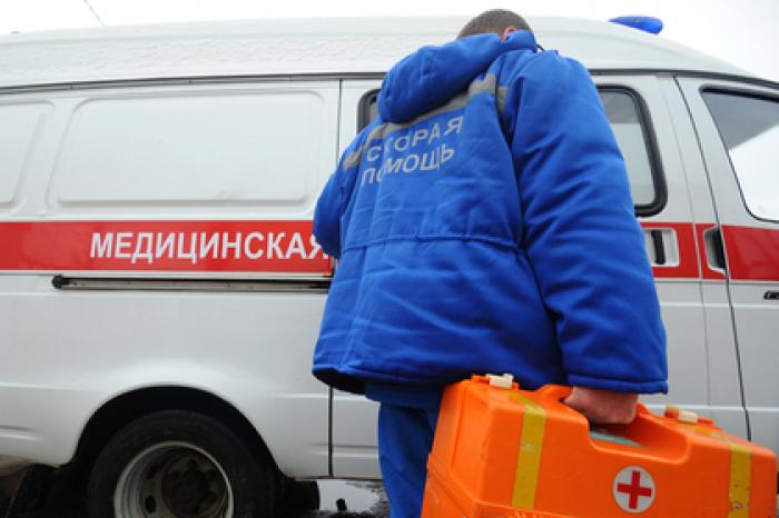Автомобиль с людьми утонул в Москве-реке