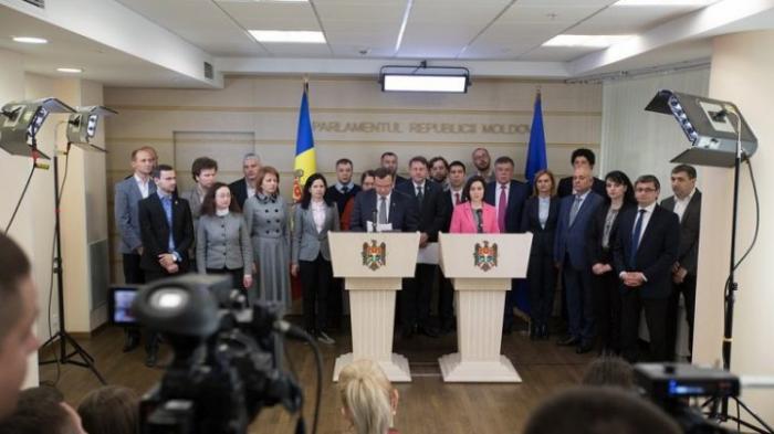 Два депутата могут покинуть блок ACUM после подписания нового соглашения с ПСРМ