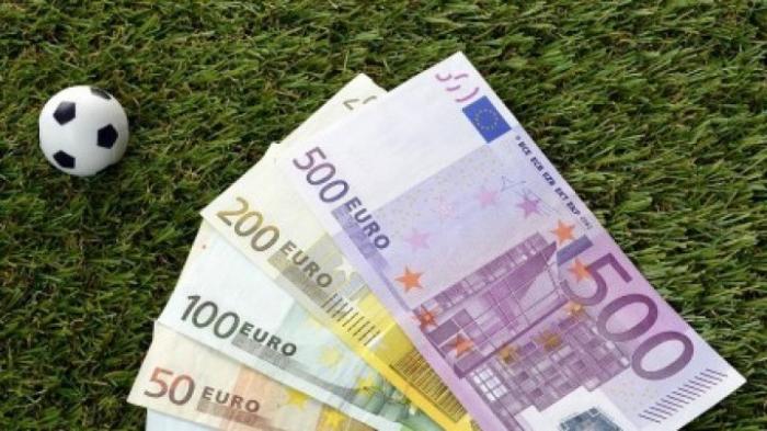 Клубы АПЛ приобрели футболистов на 1,5 млрд евро