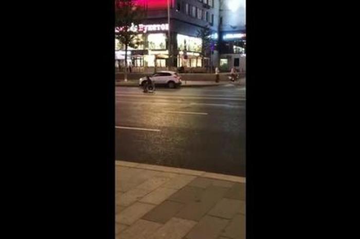 Машина сбила инвалида на коляске в центре Москвы