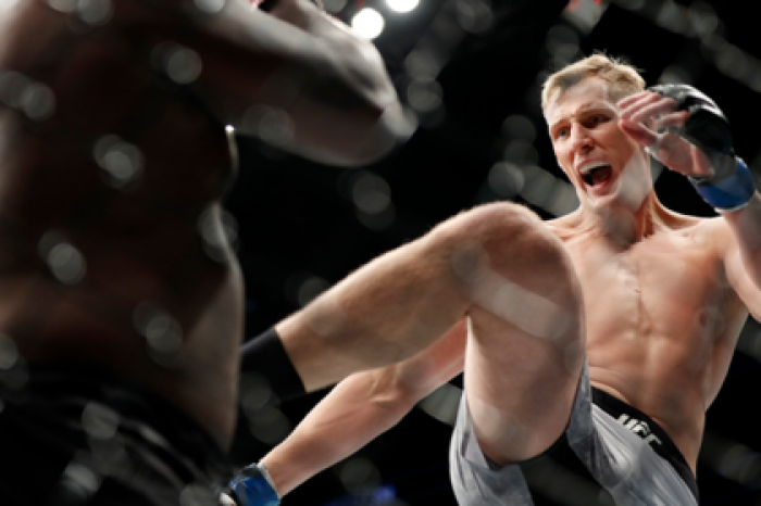 Обнародован состав бойцов третьего турнира UFC в России