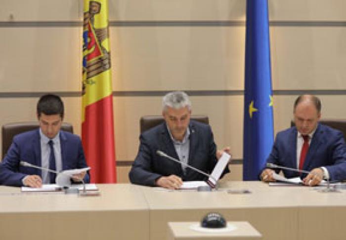 PARTIDELE DE GUVERNARE AU SEMNAT UN NOU ACORD POLITIC
