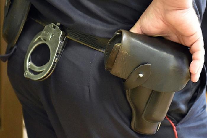 Полицейские открыли огонь по россиянину с ножом