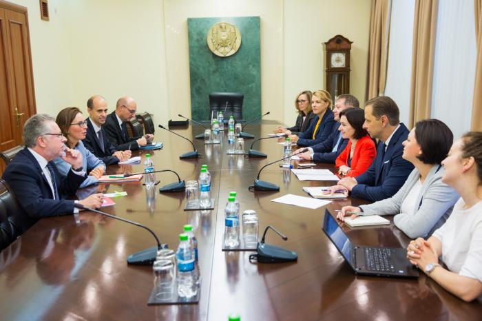 Премьер Санду провела встречу с госсекретарем МИД Франции