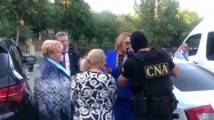 Прокуроры требуют ареста для депутатов Марины Таубер и Регины Апостоловой