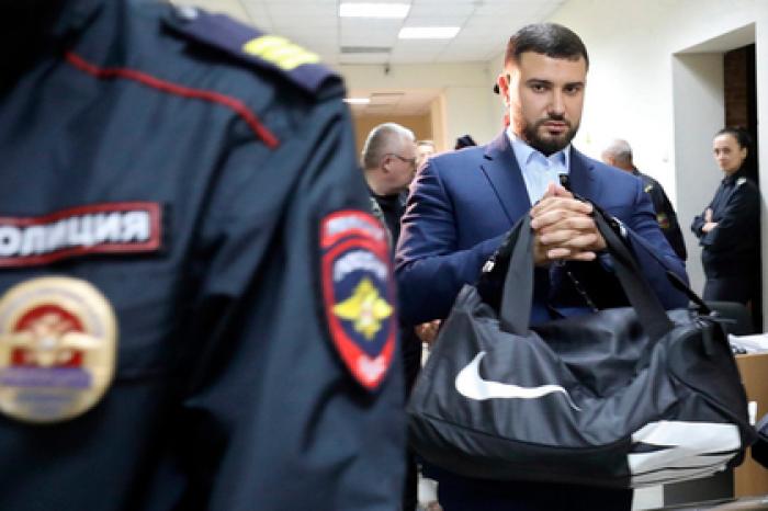 Проткнувший бизнесмена карабином офицер ФСБ получил срок