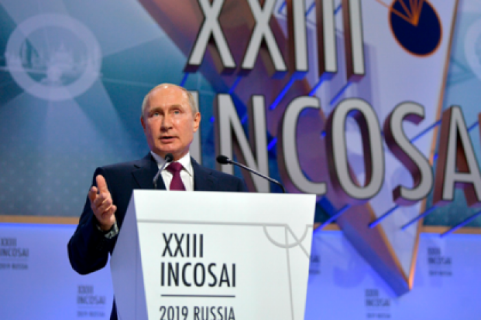 Путин призвал не забрасывать экономику деньгами