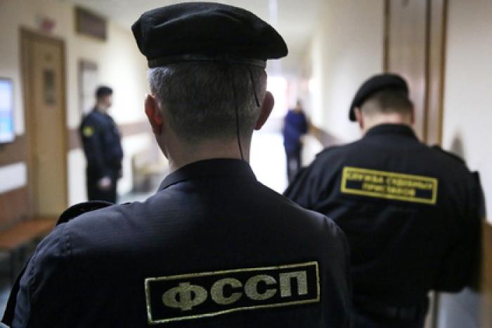 Российские приставы устроили рейд со священником