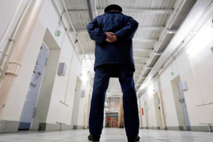 Сотрудников новейшего СИЗО России обвинили в вымогательстве