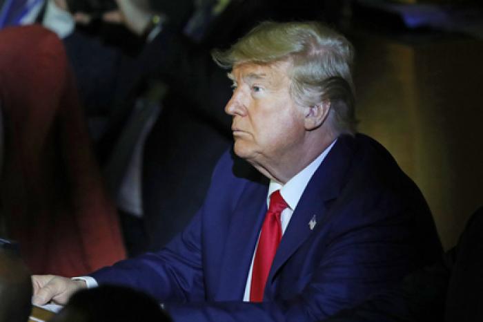 Стало известно о попытках приближенных Трампа помешать его разговору с Зеленским