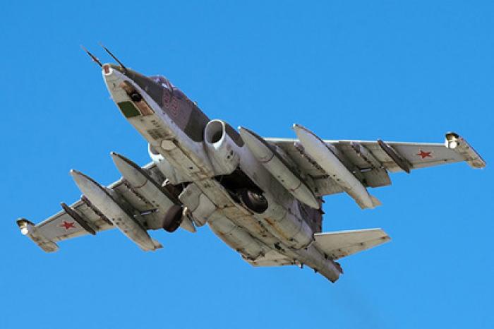 Тела пилотов нашли на месте падения взорвавшегося Су-25