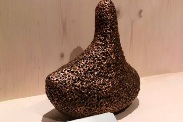 В лондонском музее представили пахнущую женским молоком скульптуру