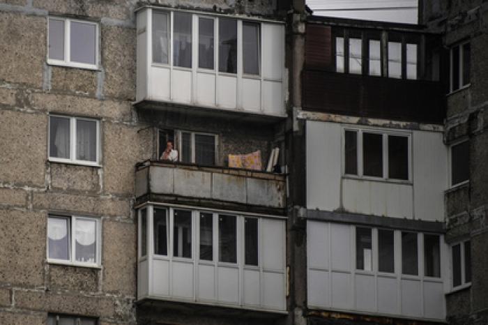 В МЧС сообщили об уголовной ответственности за курение на балконах