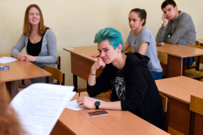 В России запретили выгонять школьников с уроков из-за внешнего вида
