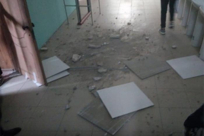 В российской школе на голову девочки рухнул потолок