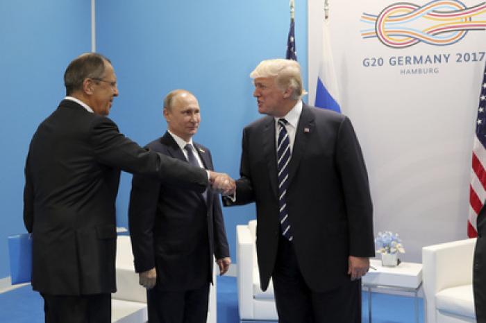В США раскрыли детали засекреченного разговора Трампа и Лаврова в 2017 году