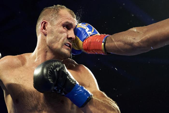 Боксеру Ковалеву предрекли уничтожение в бою с чемпионом мира Альваресом