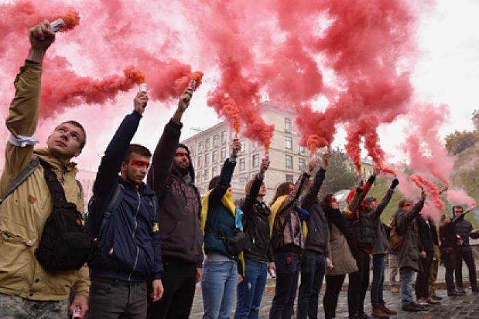 Доказательства проплаченности акций против «формулы Штайнмайера» передадут в СБУ