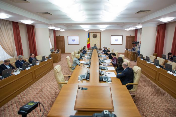 Guvernul a redus recompensa anuală a reprezentanților statului în societăți comerciale de la 5% la 1% din profitul net anual; Republica Moldova va avea Sistem Informațional Automatizat „Cadastru de Stat al Apelor”; Guvernul a alocat granturi în valoare de 170 de mii de lei pentru susținerea inițiativelor tinerilor