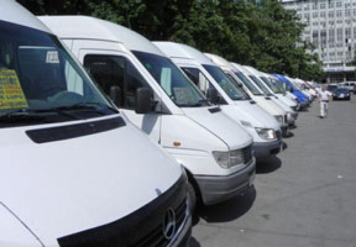 GUVERNUL DEZAPROBĂ DECIZIA TRANSPORTATORILOR DE A SUSPENDA MIERCURI 600 DE CURSE DIN CAUZA ACŢIUNII DE PROTEST