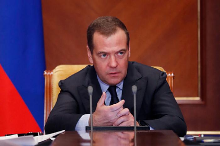 Медведев отчитал губернаторов за нацпроекты