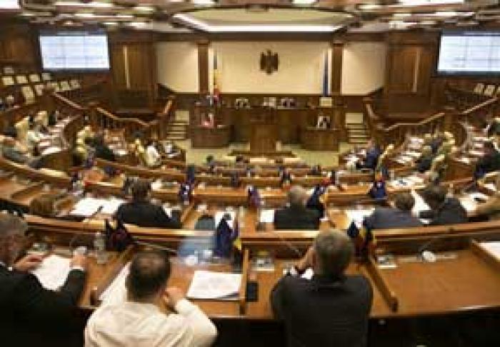 PARLAMENTUL A DECLARAT ILEGALĂ PRIVATIZAREA „AIR MOLDOVA” ŞI RECOMANDĂ GUVERNULUI SĂ REZILIEZE CONTRACTUL